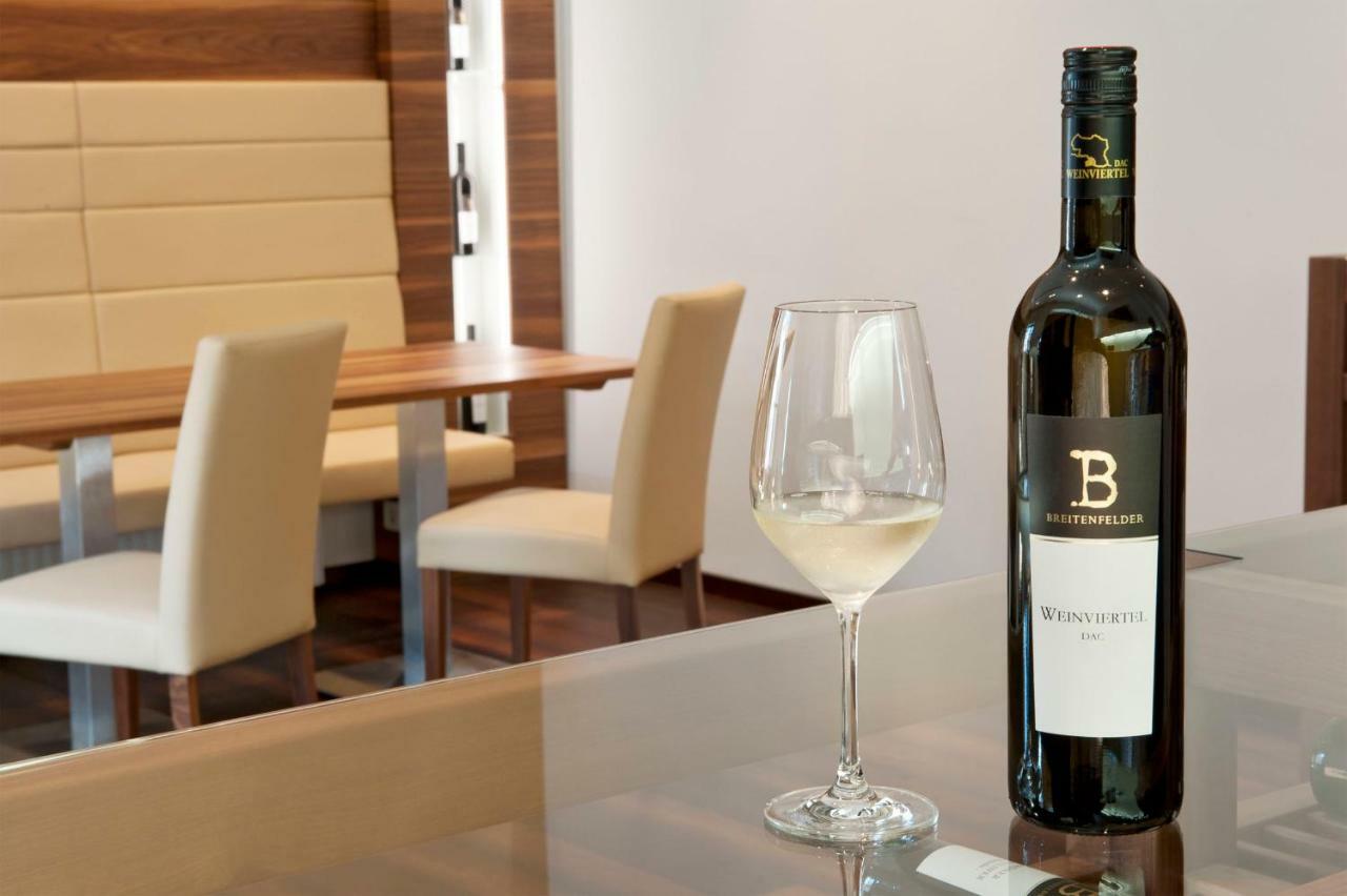 Weingut Breitenfelder เร็ทซ์ ภายนอก รูปภาพ